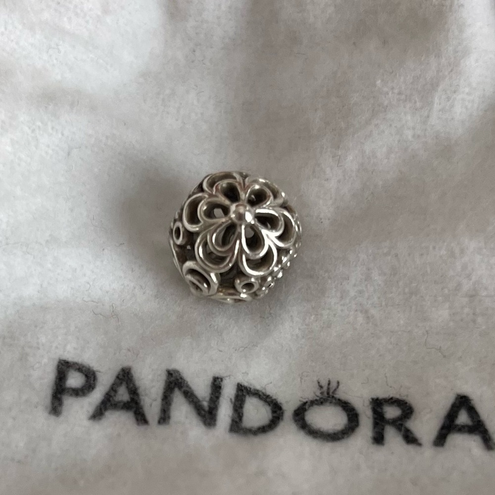 Pandora Authentic Moment flower charm